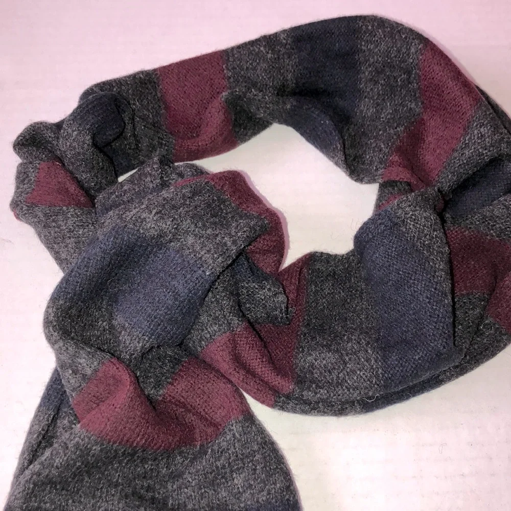 Gap lambswool gray/maroon/navy stripe scarf